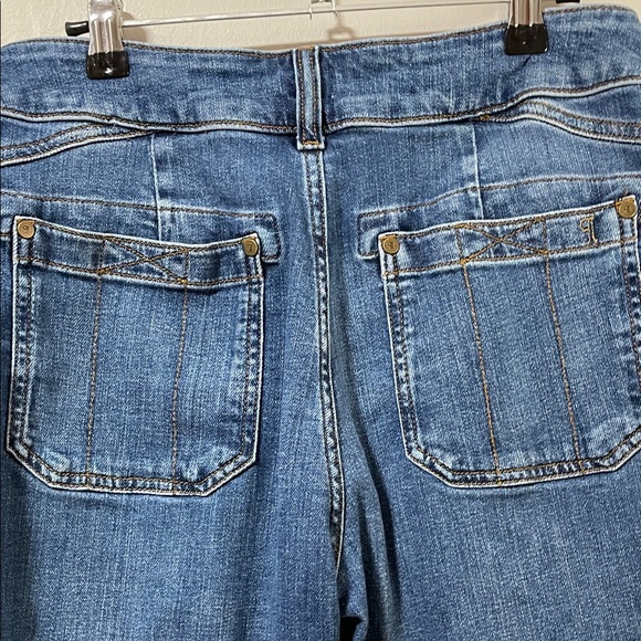 Anthropologie x Pilcro The Wanderer Mid-Blue Oversized Relaxed-Leg Jeans - Picture 9 of 15